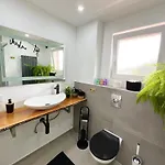 Elegante In Mit Balkon, Zentral, Bahnhof Nah, Phantasialand Bruehl Bei Cologne *