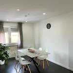 Elegante In Mit Balkon, Zentral, Bahnhof Nah, Phantasialand Bruehl Bei Cologne Appartamento