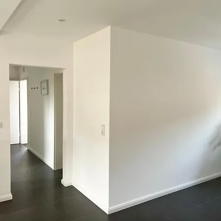 Elegante In Mit Balkon, Zentral, Bahnhof Nah, Phantasialand Bruehl Bei Cologne アパート