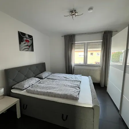 Apartman Elegante In Mit Balkon, Zentral, Bahnhof Nah, Phantasialand Bruehl Bei Cologne