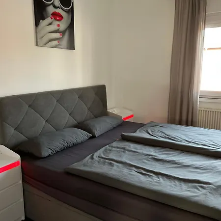 Elegante In Mit Balkon, Zentral, Bahnhof Nah, Phantasialand Bruehl Bei Cologne Appartamento
