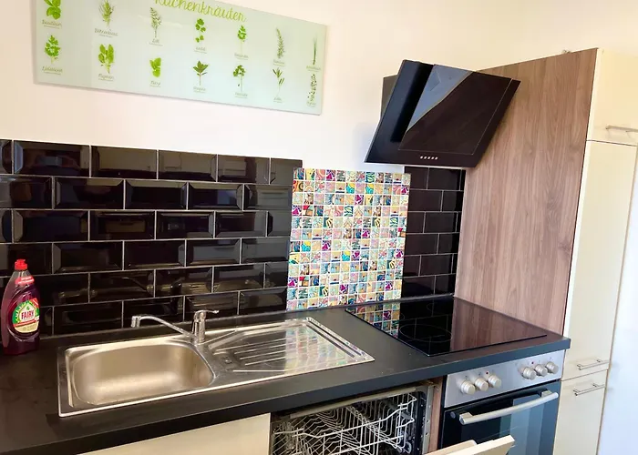 Elegante In Mit Balkon, Zentral, Bahnhof Nah, Phantasialand Bruehl Bei Cologne Appartement *