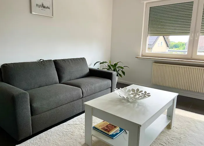 Appartement Elegante In Mit Balkon, Zentral, Bahnhof Nah, Phantasialand Bruehl Bei Cologne