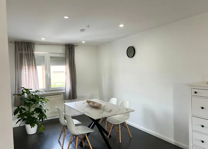 Elegante In Mit Balkon, Zentral, Bahnhof Nah, Phantasialand Bruehl Bei Cologne Appartement