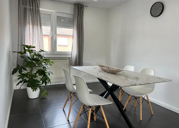 Elegante In Mit Balkon, Zentral, Bahnhof Nah, Phantasialand Bruehl Bei Cologne Appartement Erftstadt
