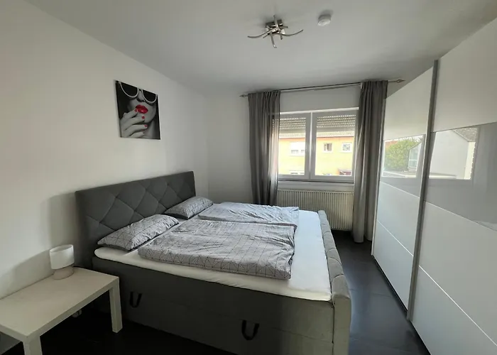 Appartement Elegante In Mit Balkon, Zentral, Bahnhof Nah, Phantasialand Bruehl Bei Cologne