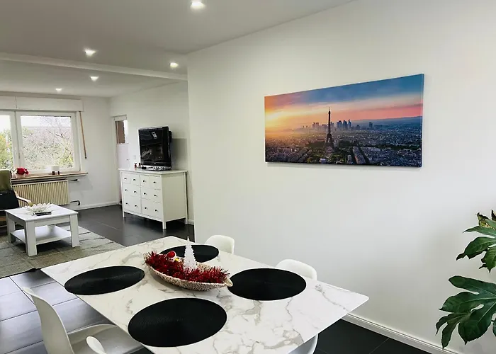 Elegante In Mit Balkon, Zentral, Bahnhof Nah, Phantasialand Bruehl Bei Cologne Appartement *