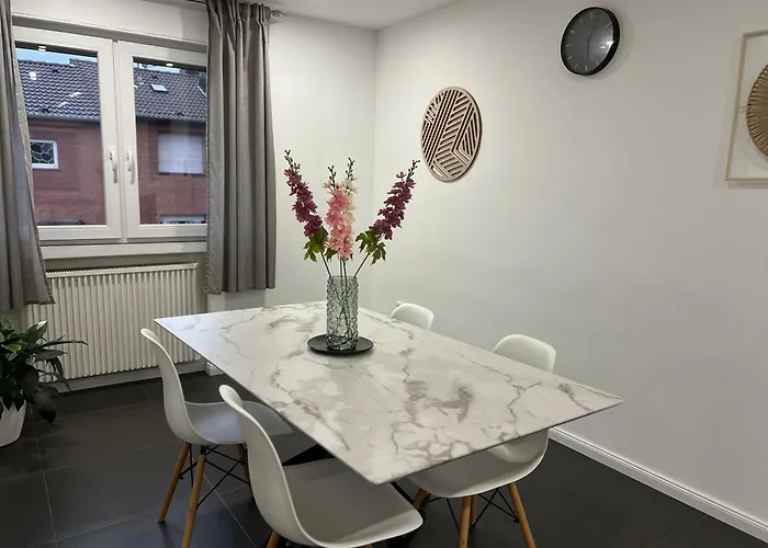 Elegante In Mit Balkon, Zentral, Bahnhof Nah, Phantasialand Bruehl Bei Cologne